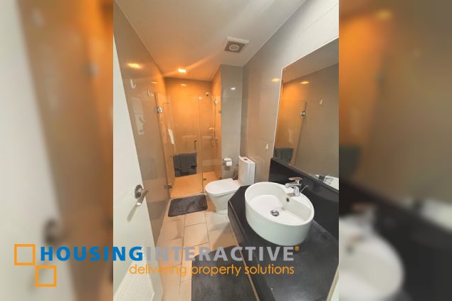 for sale 2br with parking in 8forbestown