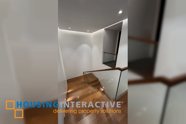 valle verde brand new townhouse with elevator for sale