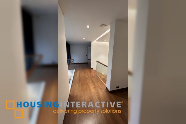 valle verde brand new townhouse with elevator for sale