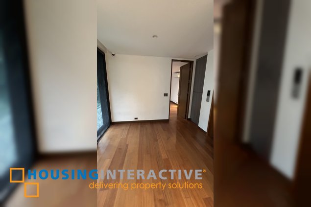 valle verde brand new townhouse with elevator for sale