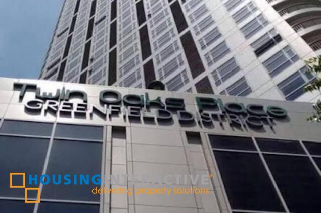 semi-furnished  premium studio unit for sale in twin oaks place