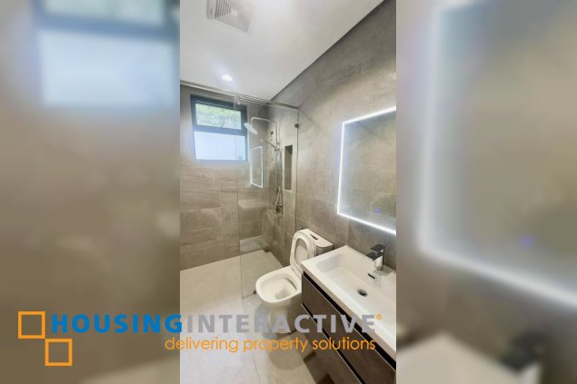 house for sale in horseshoe village