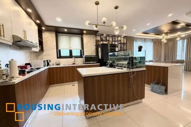 luxury unit at manhattan premier townhomes, samar avenue, quezo