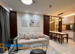 fully furnished 1br unit with balcony and parking for lease in time square west