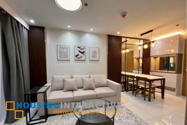 fully furnished 1br unit with balcony and parking for lease in time square west