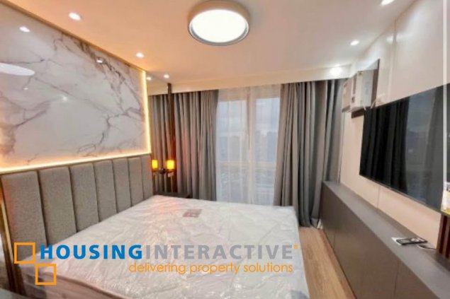 fully furnished 1br unit with balcony and parking for lease in time square west