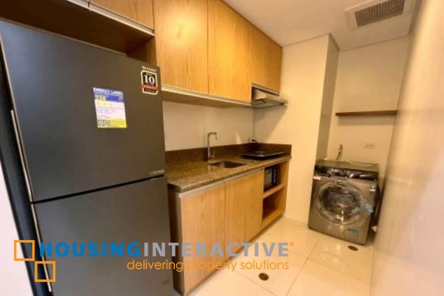 fully furnished 1br unit with balcony and parking for lease in time square west