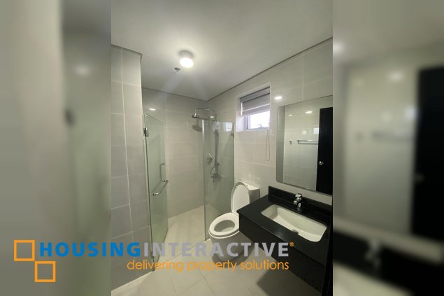 for rent fully furnished 3br with parking in park triangle