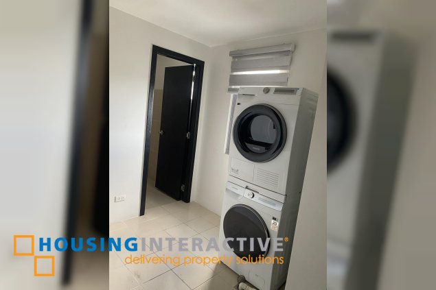 for rent fully furnished 3br with parking in park triangle