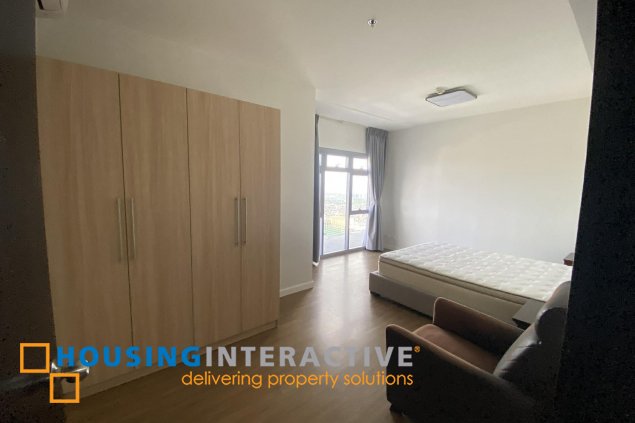 for rent fully furnished 3br with parking in park triangle