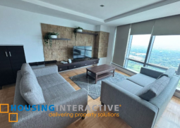 for lease fully furnished 3br with parking in one mckinley place