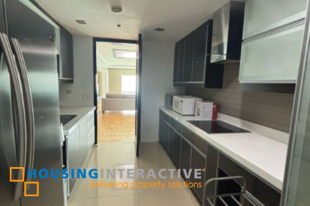 for lease fully furnished 3br with parking in one mckinley place