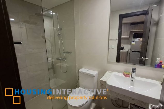 fully furnished 1br unit with balcony for lease in park mckinley west