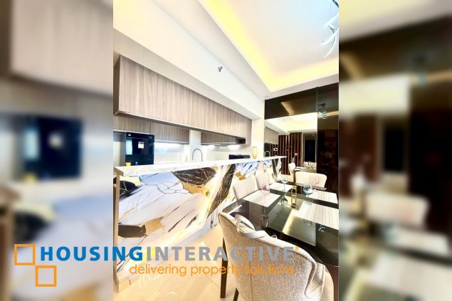 fully furnished 2br unit with parking for lease in park mckinley west