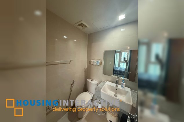 fully furnished 1br unit for lease in uptown parksuites