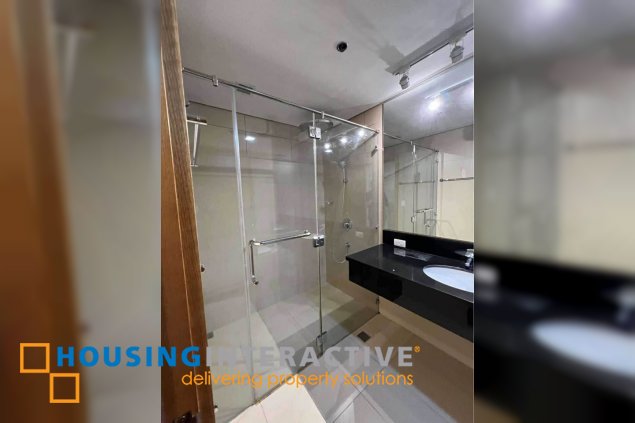 fully furnished 2br unit with parking for lease in park terraces