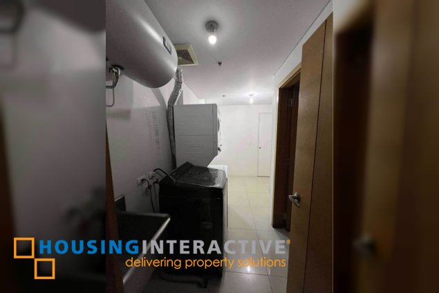 fully furnished 2br unit with parking for lease in park terraces