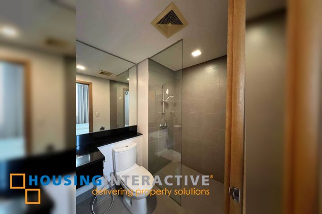 fully furnished 2br unit with parking for lease in park terraces