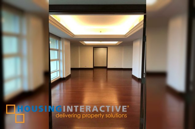 semi-furnished 3br unit with parking for lease in discovery primea