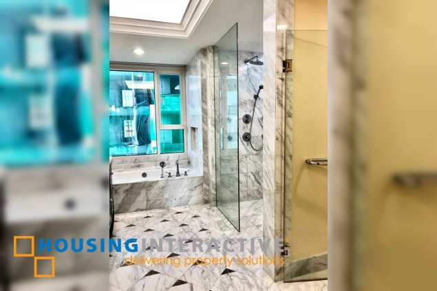 semi-furnished 3br unit with parking for lease in discovery primea