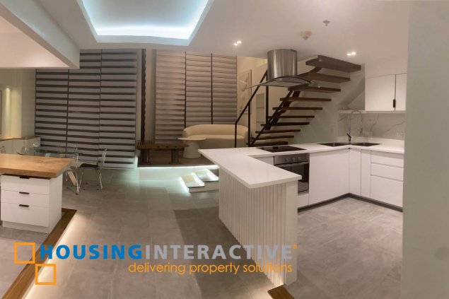 furnished 2br unit with parking for lease in joya lofts and towers