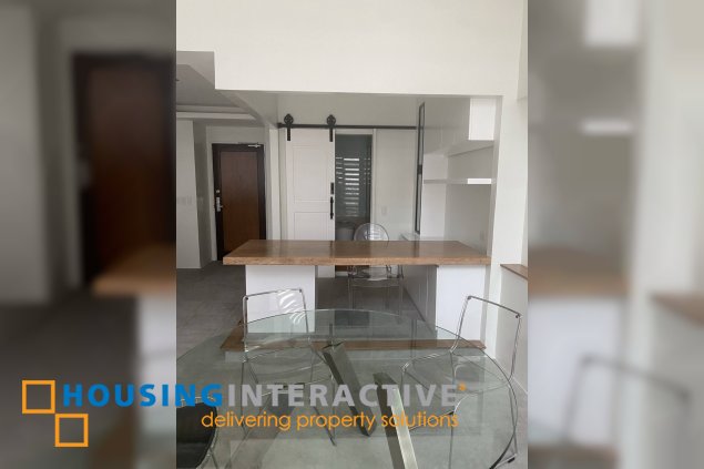 furnished 2br unit with parking for lease in joya lofts and towers