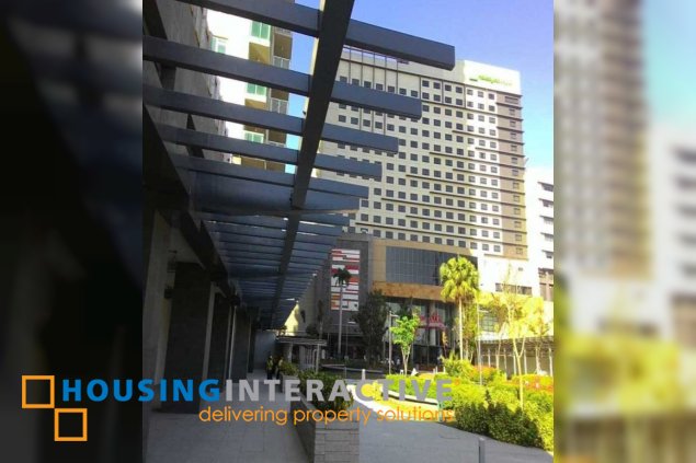 fully furnished 1br with parking in park terraces