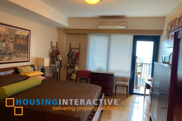 unfurnished 3br unit with parking for sale in one rockwell