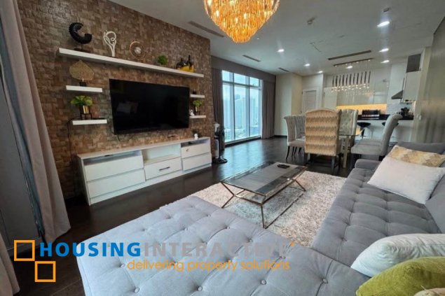 fully furnished 2br unit with parking for lease in trump tower