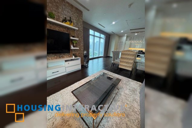 fully furnished 2br unit with parking for lease in trump tower