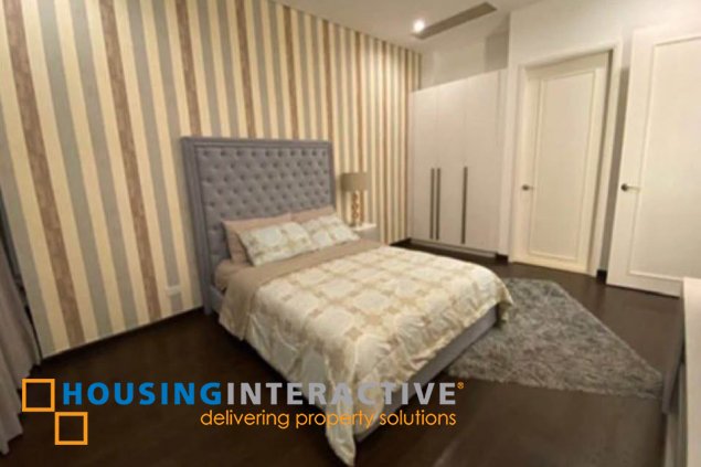 fully furnished 2br unit with parking for lease in trump tower