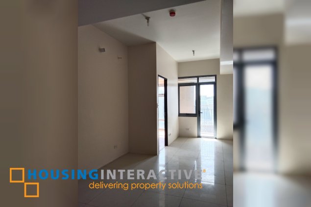 premium 2br unit with balcony for sale in park west