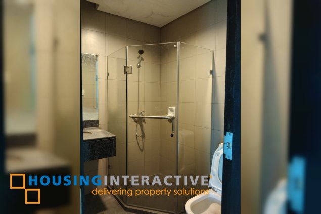 premium 2br unit with balcony for sale in park west