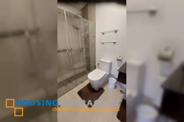 fully furnished 1br unit with balcony and parking for lease in one maridien