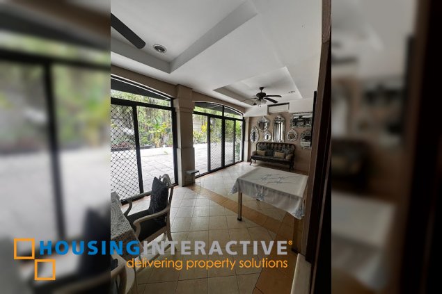 for sale house 5br with parking slots in mandaluyong