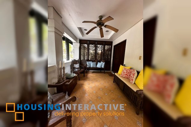 for sale house 5br with parking slots in mandaluyong