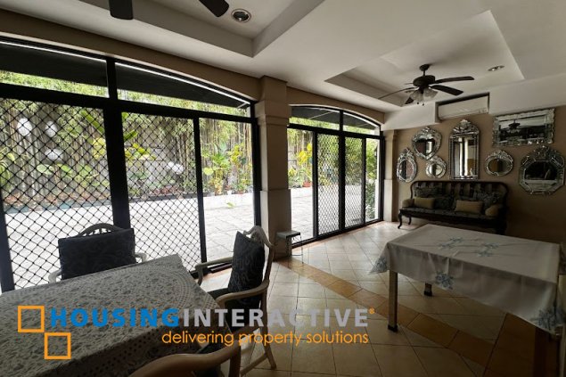 for sale house 5br with parking slots in mandaluyong