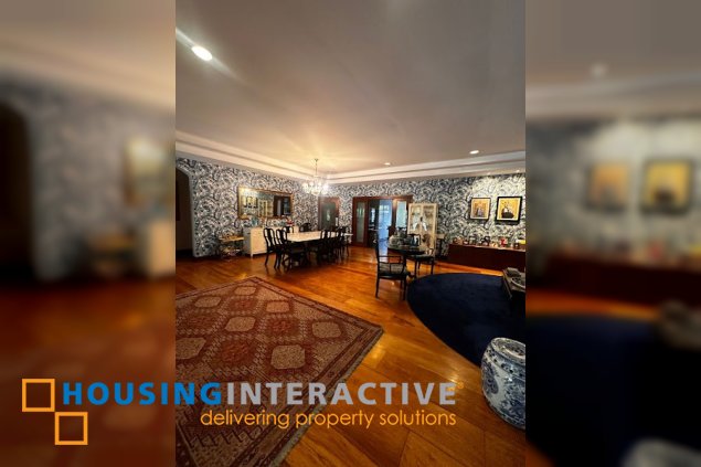 for sale house 5br with parking slots in mandaluyong