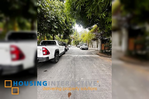 for sale house 5br with parking slots in mandaluyong