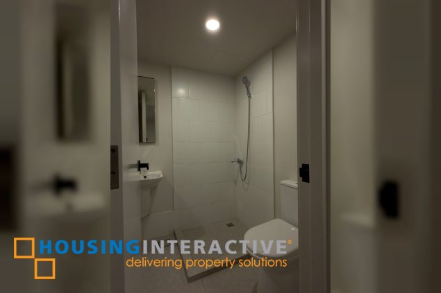 for lease brand new unit 1br with parking in shang residences