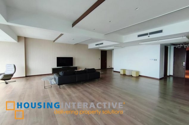 furnished 3br unit with parking for lease in horizon homes at shangri-la at the fort