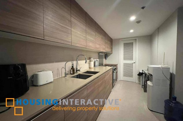 fully furnished 2br unit with parking for lease in one shangri-la place
