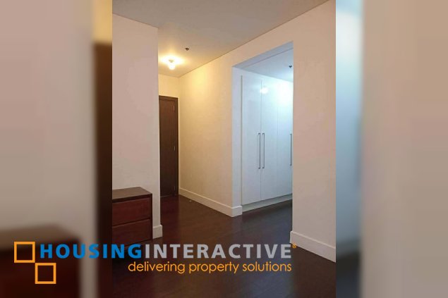 fully furnished 2br unit with parking for lease in garden towers