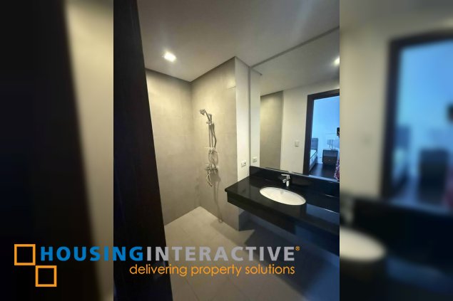 fully furnished 2br unit with parking for lease in garden towers