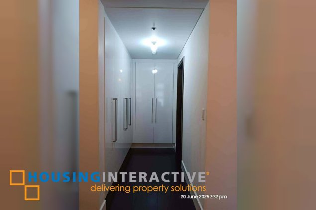 fully furnished 2br unit with parking for lease in garden towers