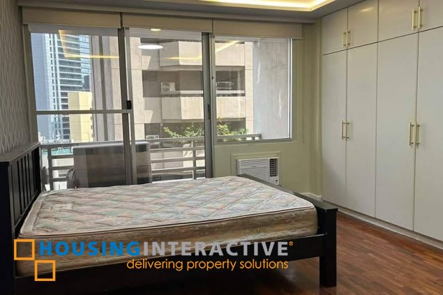 fully furnished 2br unit with parking for lease in easton place