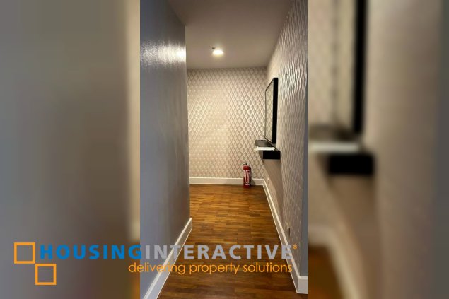 fully furnished 2br unit with parking for lease in easton place