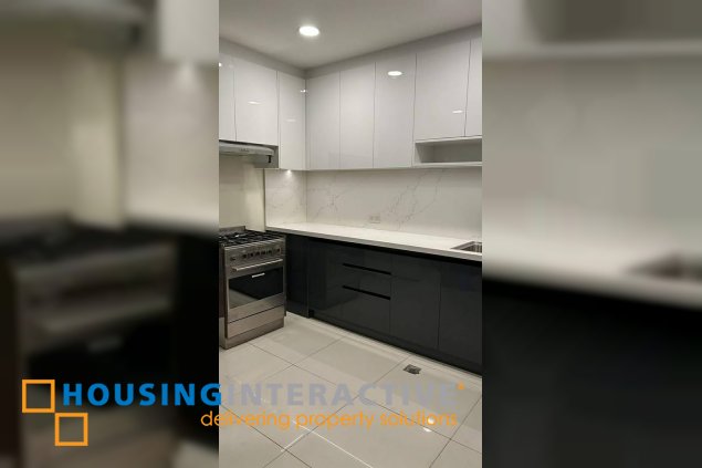 fully furnished 2br unit with parking for lease in easton place