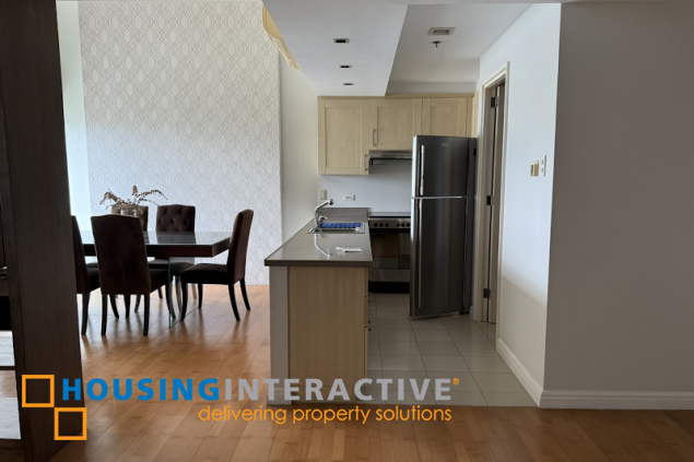 for lease penthouse unit 2br with parking in east tower