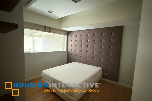 for lease penthouse unit 2br with parking in east tower